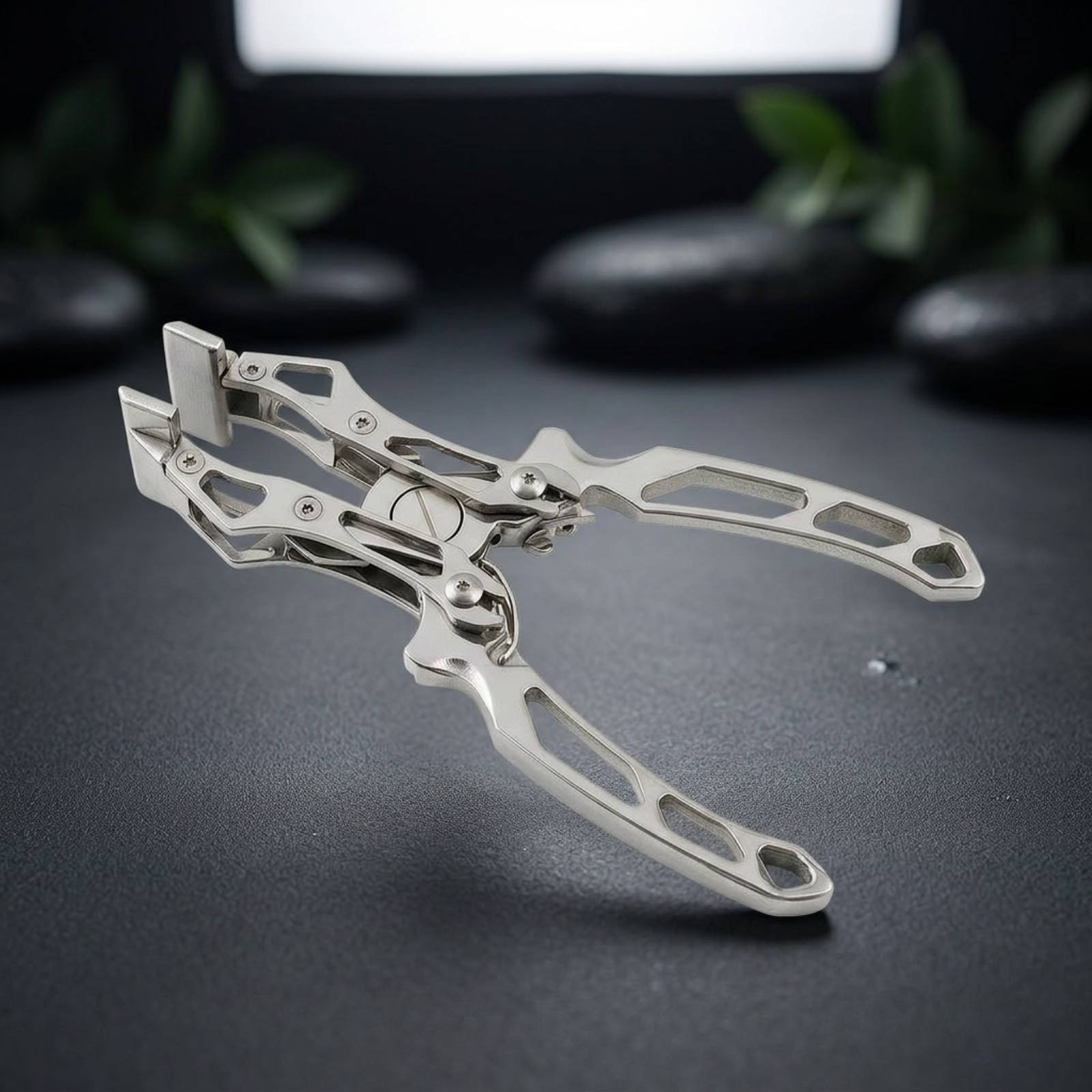 Leatherwork Press - Leatherworking Clamp Plier Polished Leather Pliers